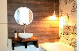 Apartament lux 3 camere, 2 bai, etaj 1, parcare, zona Terra