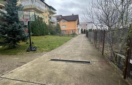 Casa cu 8 camere, 300 mp, 20 parcari, zona Lidl