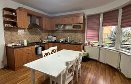 Casa cu 8 camere, 300 mp, 20 parcari, zona Lidl