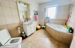 Casa de tip duplex de 210 mp, practic compartimentata, in Sanpetru 