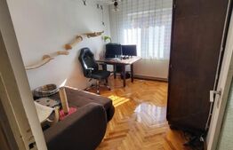 Apartament cu 3 camere cu balcon, etaj intermediar zona semicentrală 