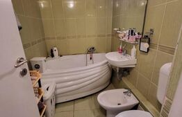 Apartament cu 3 camere cu balcon, etaj intermediar zona semicentrală 