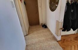 Apartament cu 3 camere cu balcon, etaj intermediar zona semicentrală 