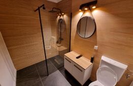 Apartament 3 camere, 52mp, terasa 25mp, parcare, zona Terra