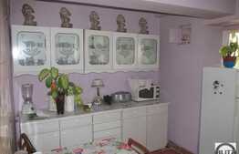 De vanzare, 3 camere, etaj intermediar, boxa la subsol, zona Piata Marasti!