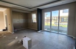 Apartament in vila, 4 camere, gradina de 50 mp, Terra