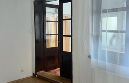 De vanzare, casa in Schei