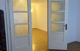 De vanzare, casa in Schei