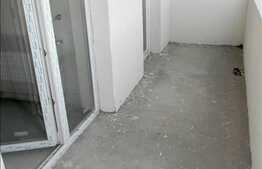 Apartament decomandat cu 3 camere, etaj intermediar