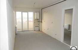 Apartament decomandat cu 3 camere, etaj intermediar