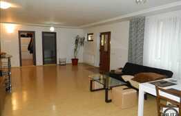 5 camere, 212 mp, garaj, semineu, zona linistita!Oferta-plata in avans pe 6 luni