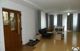 5 camere, 212 mp, garaj, semineu, zona linistita!Oferta-plata in avans pe 6 luni