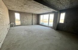 Apartament 3 camere, 98,79 mp + terasa 180,71 mp, zona Vivo