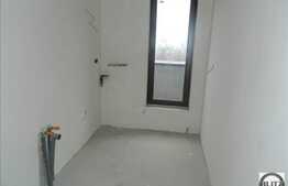 Penthouse cu 4 camere, 108 mp, semifinisat,terasa, zona linistita!