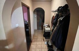 Apartament 4 camere decomandat + 2 balcoane, 2 bai etaj intermediar, Campului