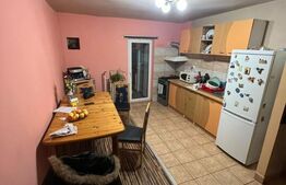 Apartament 4 camere decomandat + 2 balcoane, 2 bai etaj intermediar, Campului