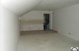 Vanzare mansarda cu 2 camere, 50 mp, zona Terra! Finisata! Parcare inclusa!
