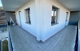 Apartament 3 camere,54 mp, terasa de 25 mp, zona Terra