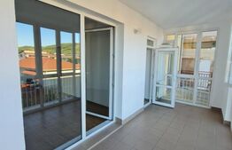 Apartament 2 camere decomandate, 56 mp, terasa inchisa, parcare, zona Porii