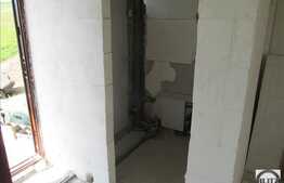 5 camere, 98 mp, imobil nou tip vila, terasa 50 mp, semifinisat, zona linistita