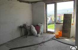 5 camere, 98 mp, imobil nou tip vila, terasa 50 mp, semifinisat, zona linistita