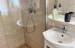 Cabana cu 4 dormitoare, foisor, ciubar, Statiunea Muntele Baisorii