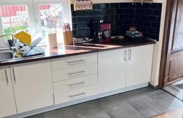 Cabana cu 4 dormitoare, foisor, ciubar, Statiunea Muntele Baisorii