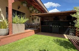 Duplex 4 camere, 120 mp utili, 300 mp teren, piscina incalzita, panouri solare