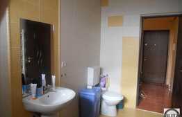 Inchiriere apartament partial mobilat! 2 camere, 61 mp, balcon! Zona Eroilor!