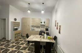 Apartament de 3 camere, decomandat, 74 mp, zona Piata Unirii