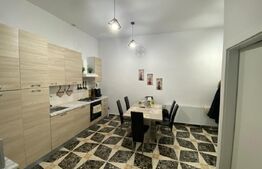 Apartament de 3 camere, decomandat, 74 mp, zona Piata Unirii