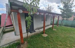 Casa individuala, suprafata 72 mp, teren 300 mp, sat Baciu, zona primariei!