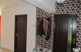 Mansarda de vanzare cu 3 camere, 60 mp, zona strazii Florilor! Loc parcare cu CF