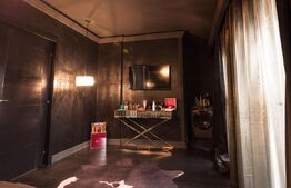 Casa insiruita, 95 mp,  ultralux, parcare subteranaerra