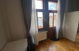 Apartament de 3 camere, decomandat, 121 mp, zona Piata Unirii
