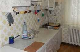 Vanzare apartament 3 camere, decomandat, 65 mp utili, zona Bucegi, boxa inclusa