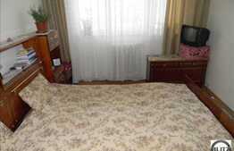 Vanzare apartament 3 camere, decomandat, 65 mp utili, zona Bucegi, boxa inclusa