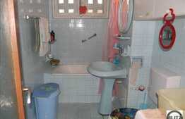 Vanzare apartament 3 camere, decomandat, 65 mp utili, zona Bucegi, boxa inclusa