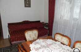 Vanzare apartament 3 camere, decomandat, 65 mp utili, zona Bucegi, boxa inclusa