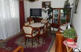 Vanzare apartament 3 camere, decomandat, 65 mp utili, zona Bucegi, boxa inclusa