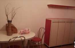 Vanzare apartament 3 camere, 54 mp, zona strazii Sub Cetate!