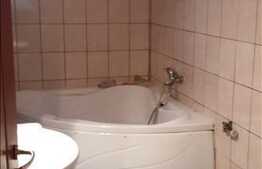 Vanzare apartament 3 camere, 54 mp, zona strazii Sub Cetate!