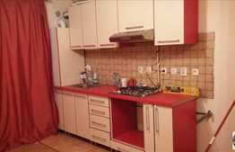 Vanzare apartament 3 camere, 54 mp, zona strazii Sub Cetate!
