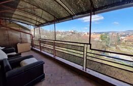 Apartament de 3 camere , 89 mp, în zona Alverna