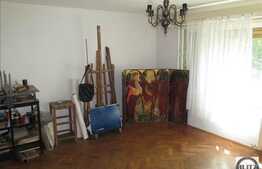 3 camere, 86 mp utili, decomandat, boxa la subsol, zona strazii Aleea Godeanu!