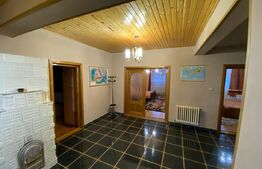 Vila cu potential de transformare in pensiune, 13 camere, Timisul de Sus, Brasov