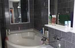 3 camere, 80 mp, decomandat, prima inchiriere, zona Dororbantilor!