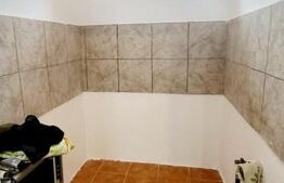 Casa 2 camere,50 mp utili + 154 mp teren, strada principala, Huedin