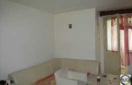 Garsoniera, 28 mp, zona strazii Parang!