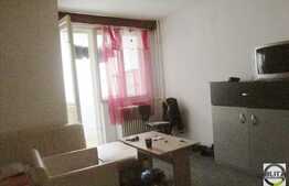 Garsoniera, 28 mp, zona strazii Parang!